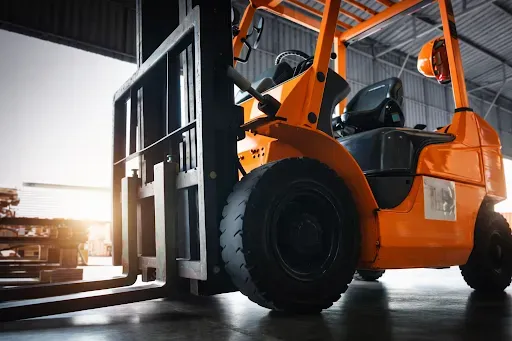 Elektryczny wózek widłowy