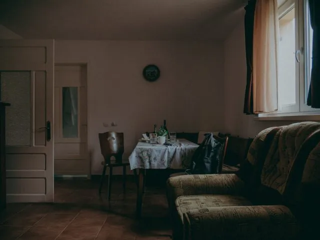 Jak szybko i dokładnie wykonać naprawy w wynajmowanym mieszkaniu?